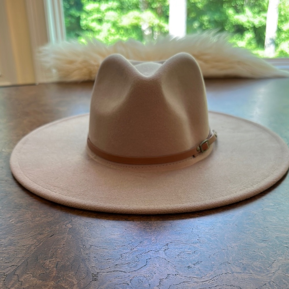 Elegant Tan Wide-Brim Hat